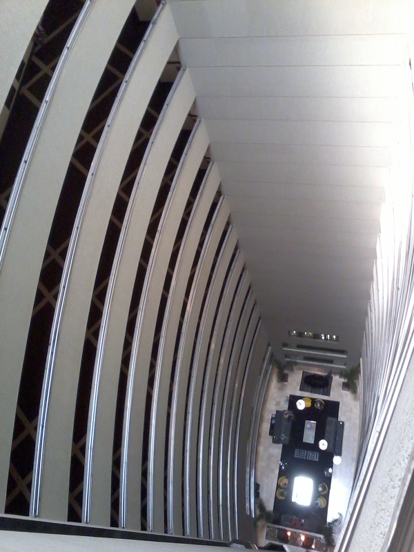 Do hall do hotel é possível ver todos os andares