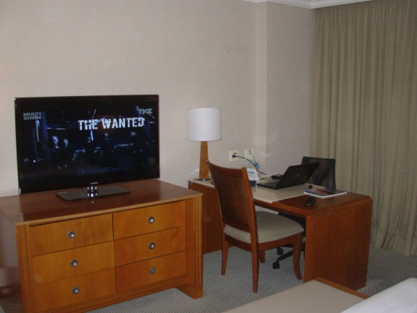 televisão do quarto hotel meliá brasil 21 foto blog poltrona livre brasilia