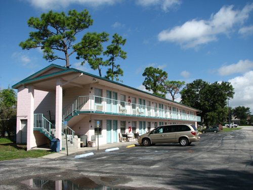 O hostel era um motel. Foto: divulgação